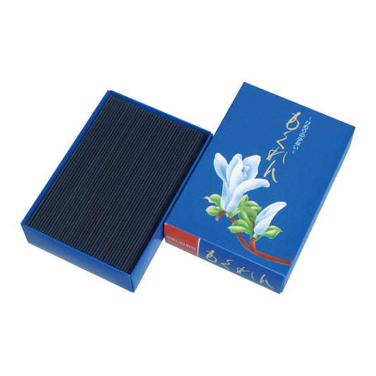 少煙もくれん大バラ